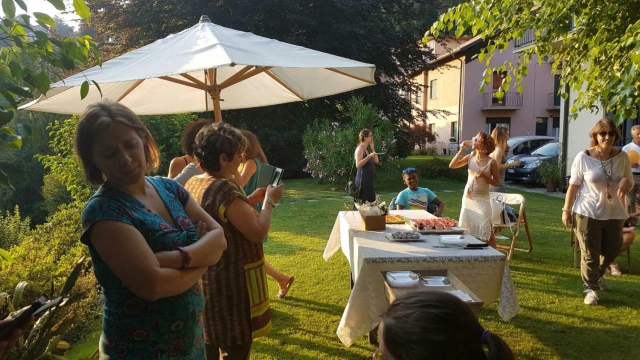 Casa Vacanze Le Violette Vila Brunate Exterior foto